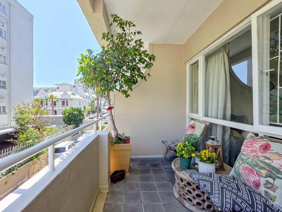 2 Bedroom Property for Sale in Sea Point Western Cape